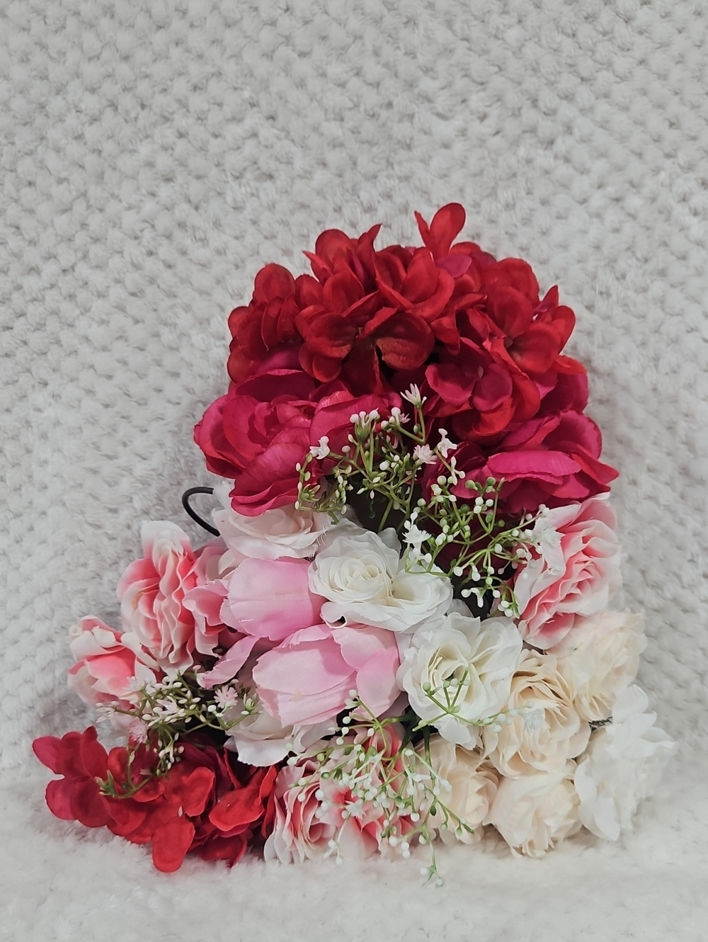 9" red, pink, white, cream flowers in heart shaped "wreath" holiday decor